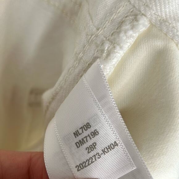 MADEWELL The Petite '90s Straight Jean in Two-Tone Workwear Edition - Picture 9 of 11